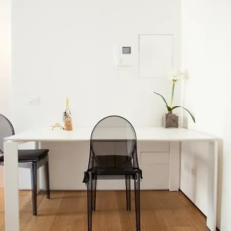 House Francesco Redi Apartment Milan